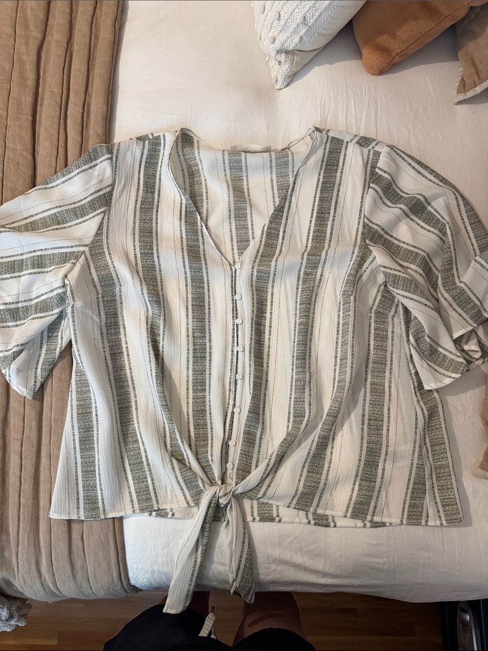 NWOT Women’s Striped Lush Tie-Front Blouse